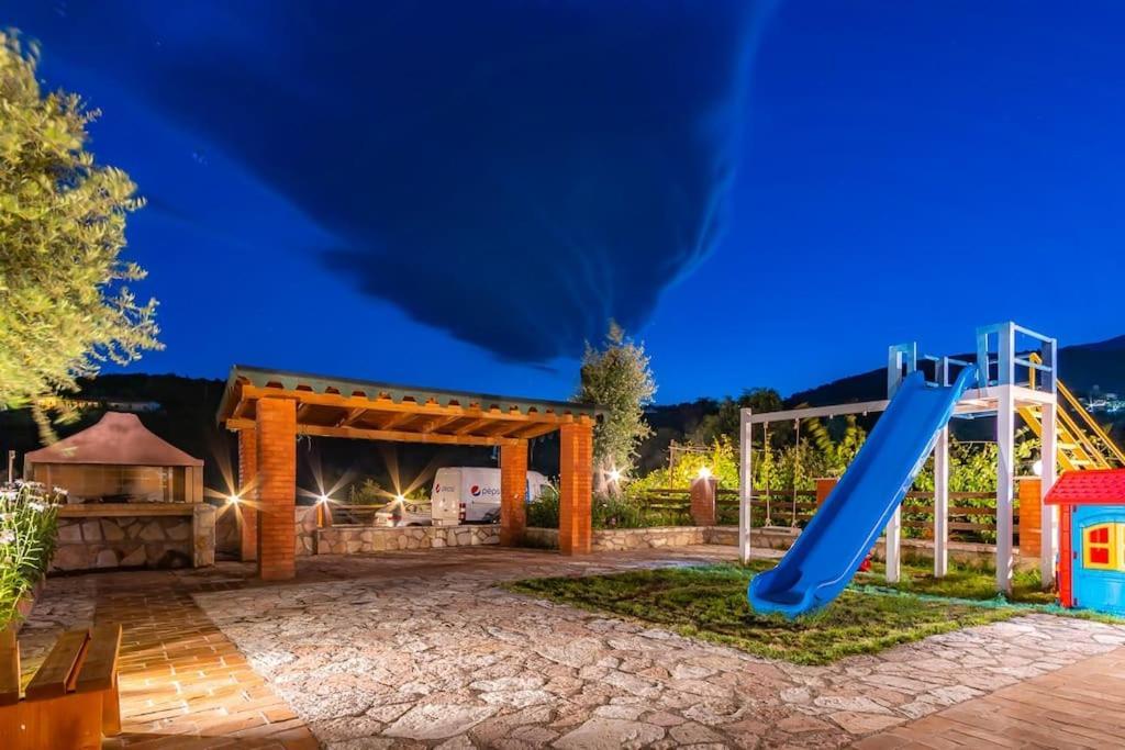 Luxury 2 - Goro W Pool, Parking And Leilighet Himare