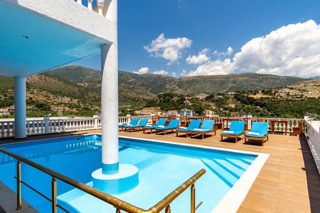 Luxury 2 - Goro W Pool, Parking And